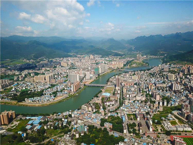 陽山努力打造長水清河暢岸綠景美的良好生態(tài)環(huán)境。（通訊員供圖）.jpg